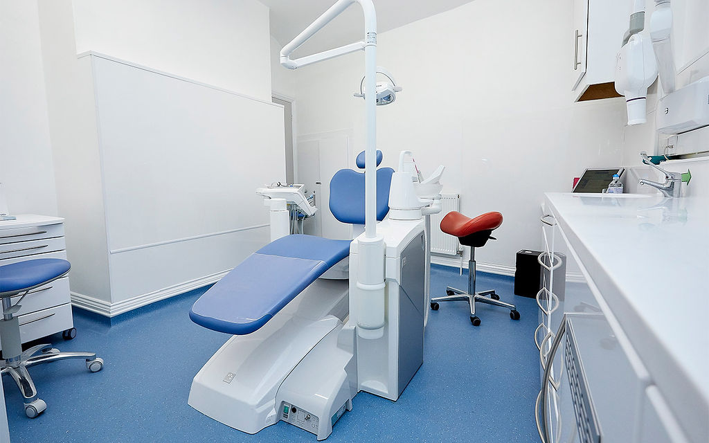 Allington-Clinic-Room-min-(1).jpg
